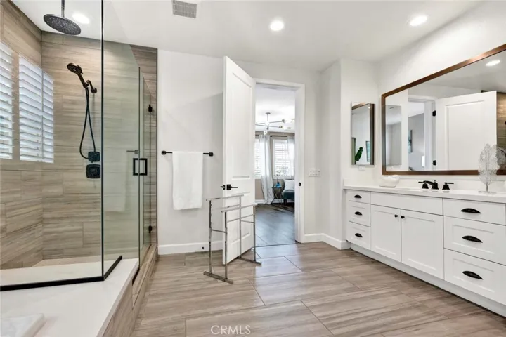 2009 Picasso, Santa Ana, California 92704