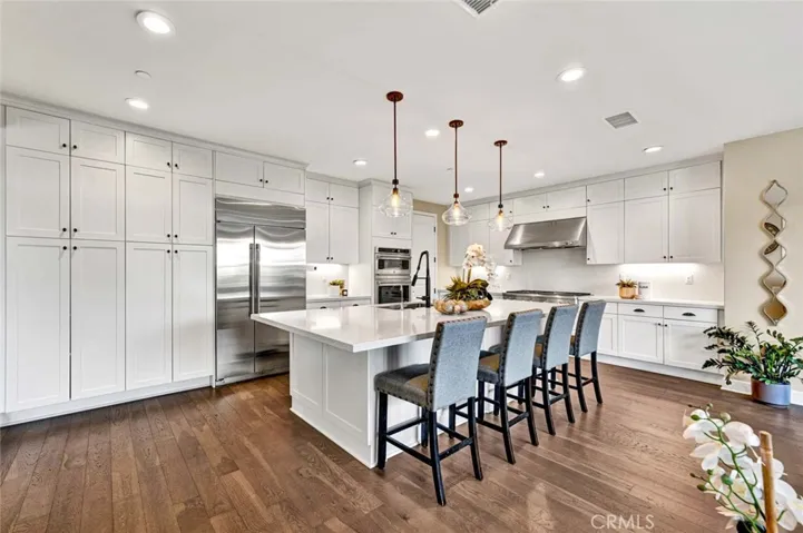 2009 Picasso, Santa Ana, California 92704