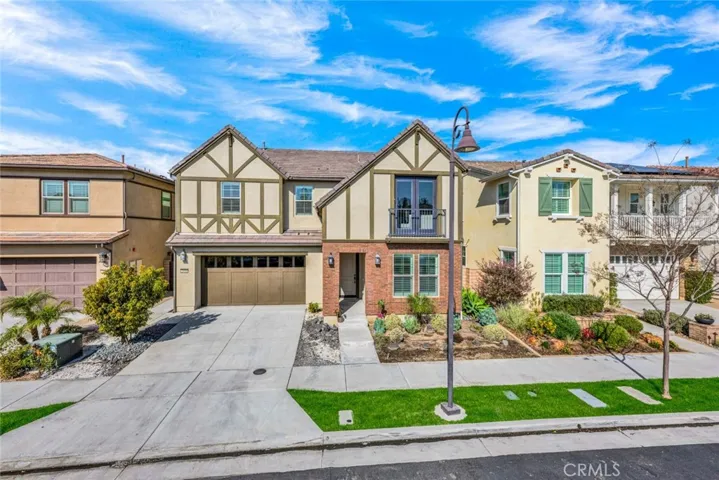 2009 Picasso, Santa Ana, California 92704