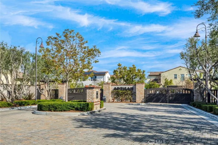 2009 Picasso, Santa Ana, California 92704