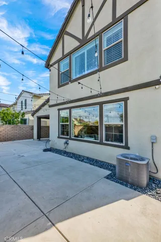2009 Picasso, Santa Ana, California 92704