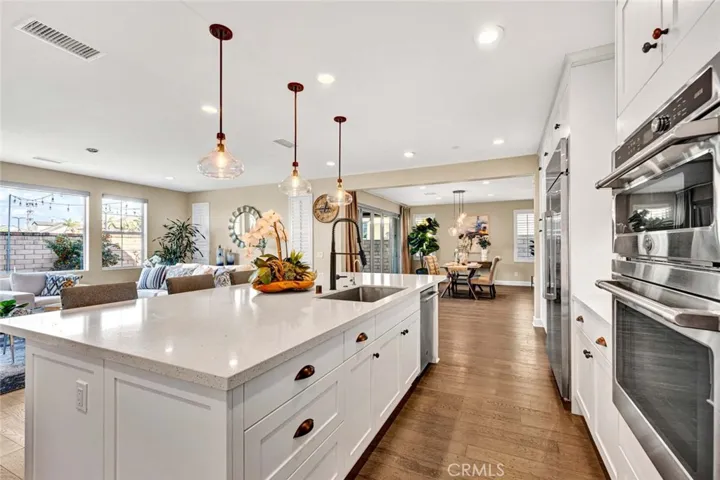 2009 Picasso, Santa Ana, California 92704