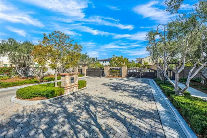 2009 Picasso, Santa Ana, California 92704