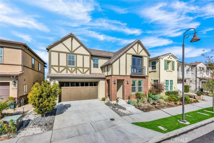2009 Picasso, Santa Ana, California 92704