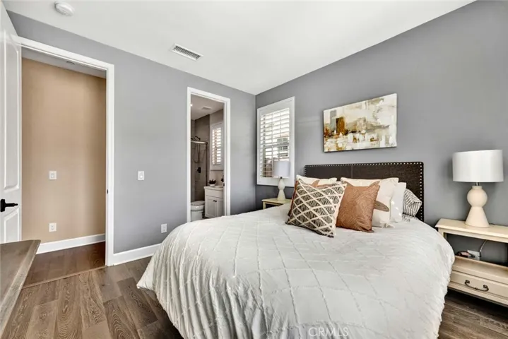 2009 Picasso, Santa Ana, California 92704