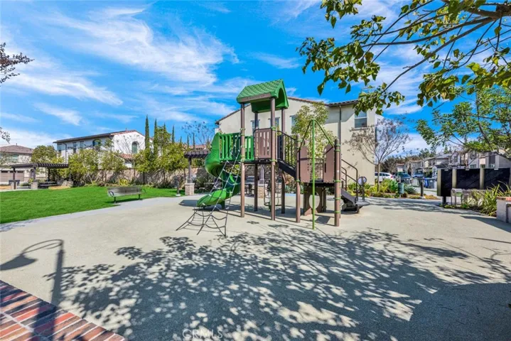 2009 Picasso, Santa Ana, California 92704