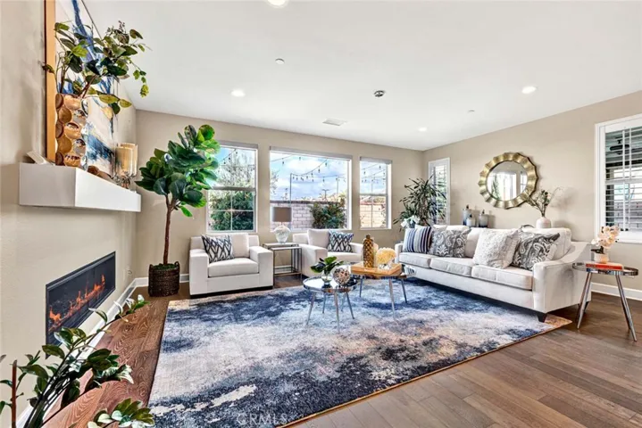 2009 Picasso, Santa Ana, California 92704
