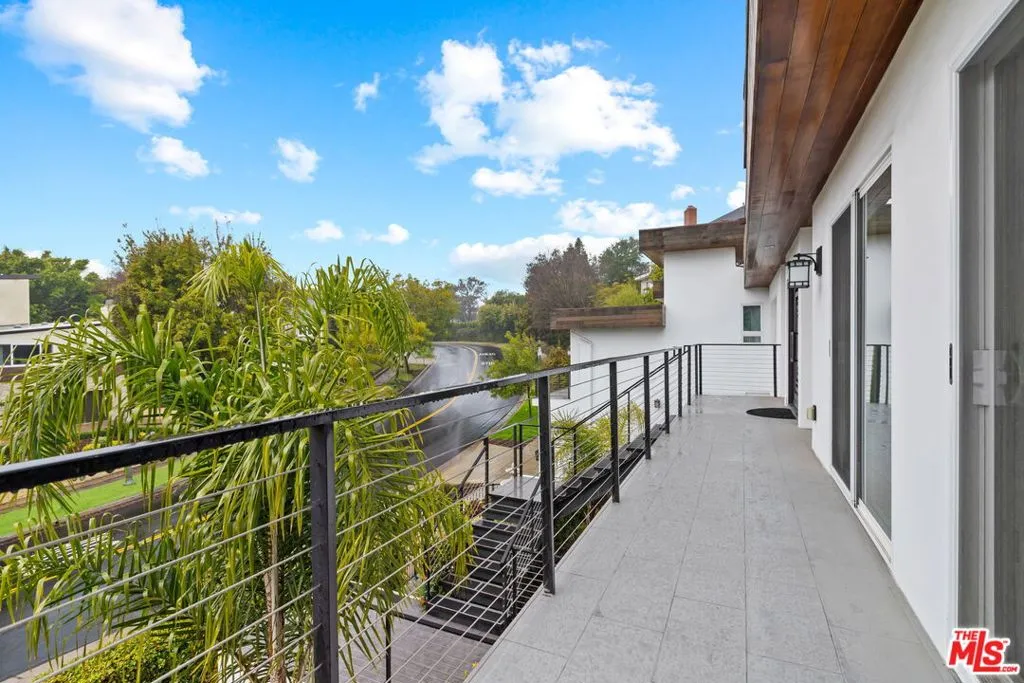 436 Levering Avenue, Los Angeles, California 90024 home-pic-7