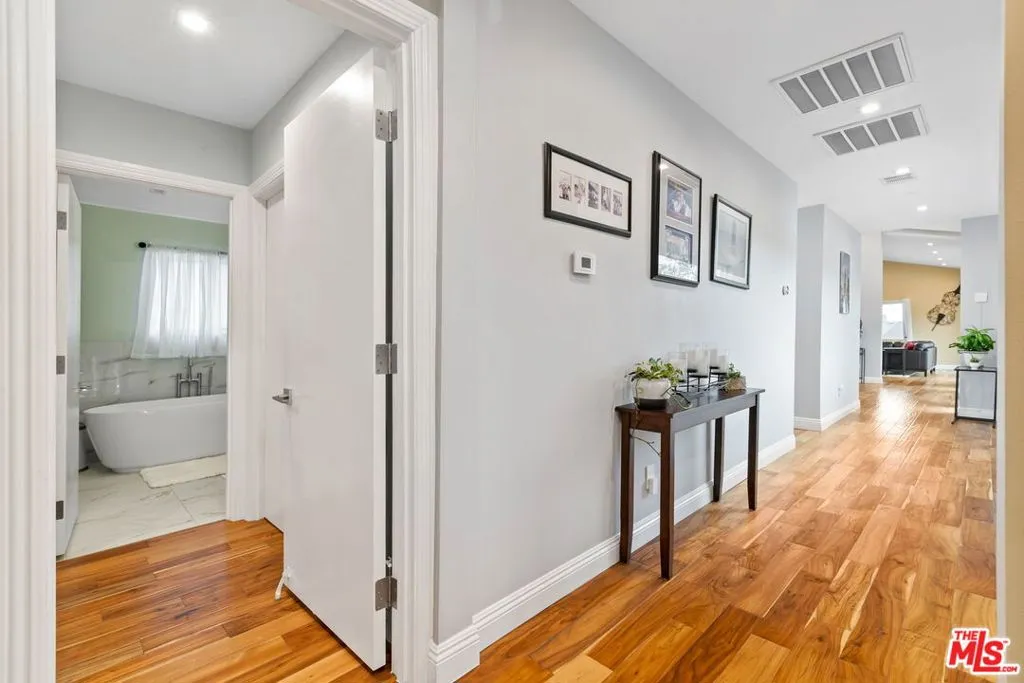 436 Levering Avenue, Los Angeles, California 90024 home-pic-30