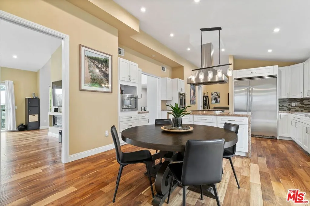 436 Levering Avenue, Los Angeles, California 90024 home-pic-19