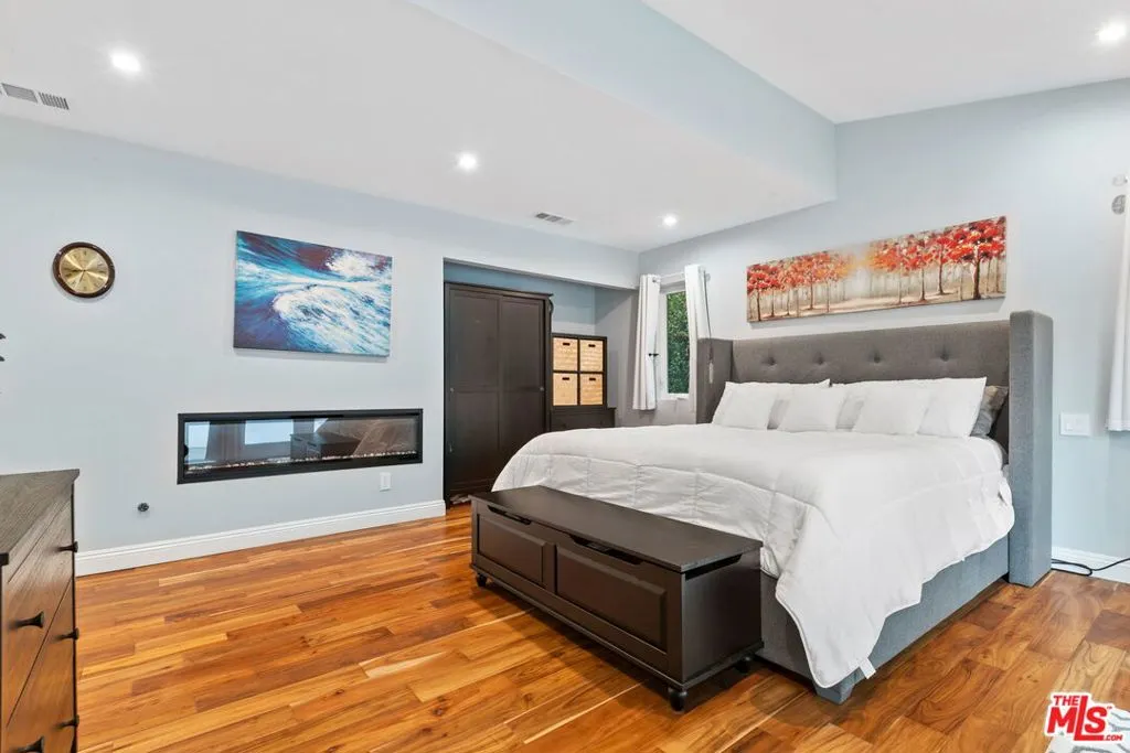 436 Levering Avenue, Los Angeles, California 90024 home-pic-34