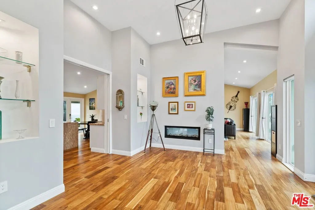 436 Levering Avenue, Los Angeles, California 90024 home-pic-10