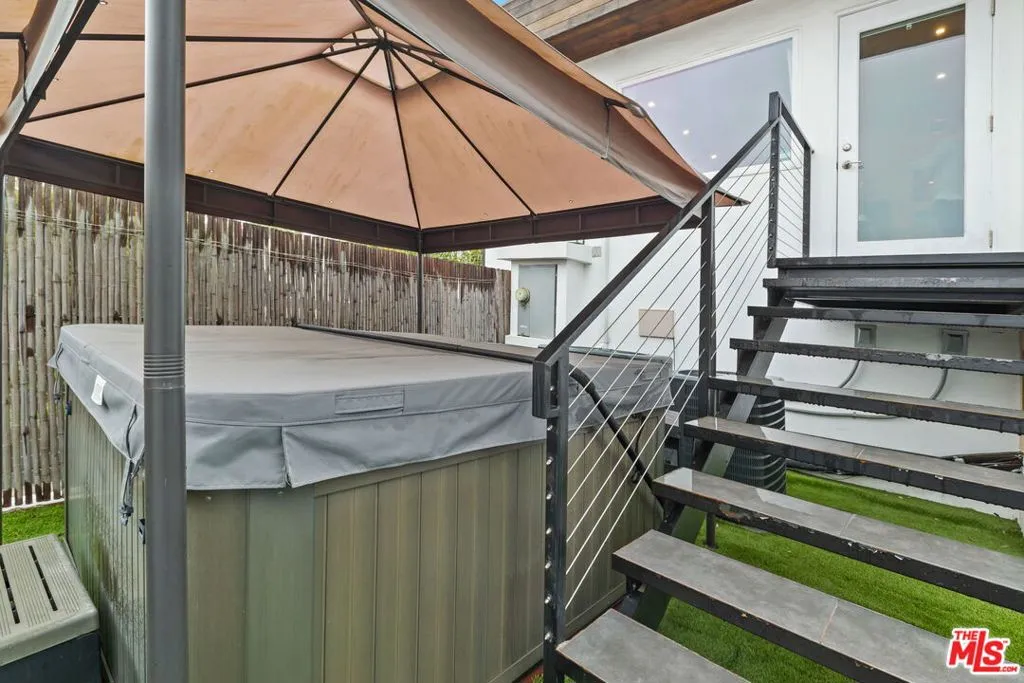 436 Levering Avenue, Los Angeles, California 90024 home-pic-68