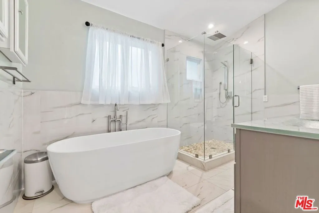 436 Levering Avenue, Los Angeles, California 90024 home-pic-36