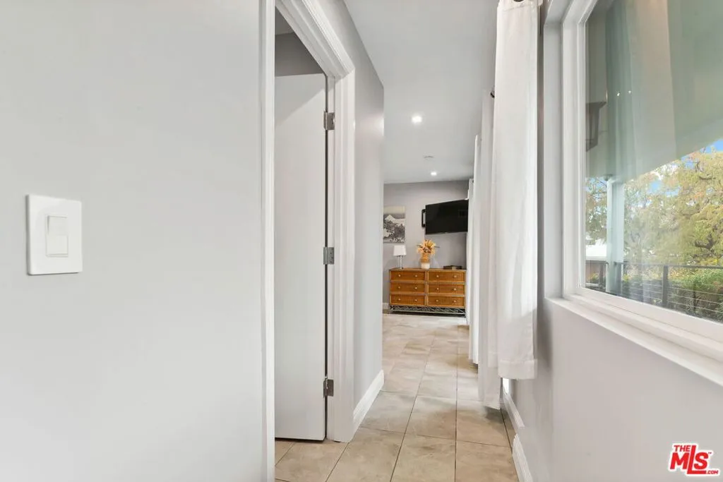 436 Levering Avenue, Los Angeles, California 90024 home-pic-49