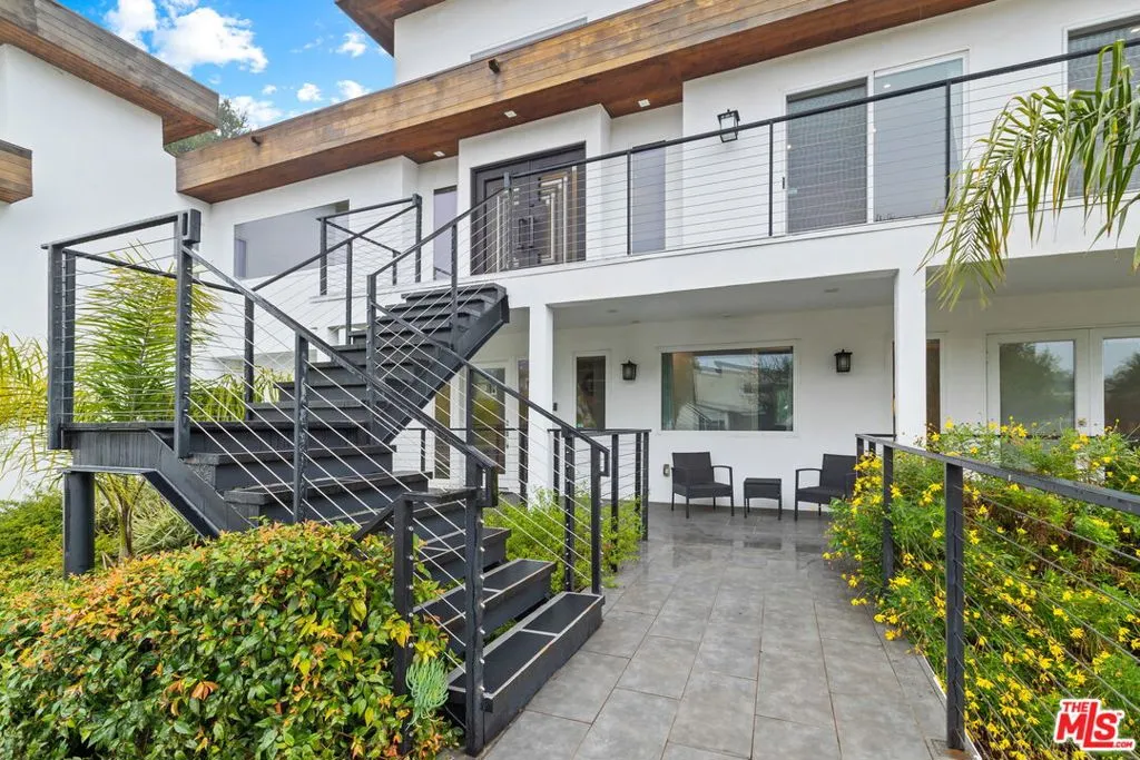 436 Levering Avenue, Los Angeles, California 90024 home-pic-5