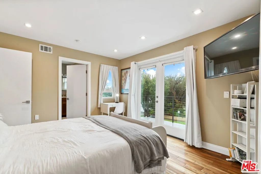 436 Levering Avenue, Los Angeles, California 90024 home-pic-45