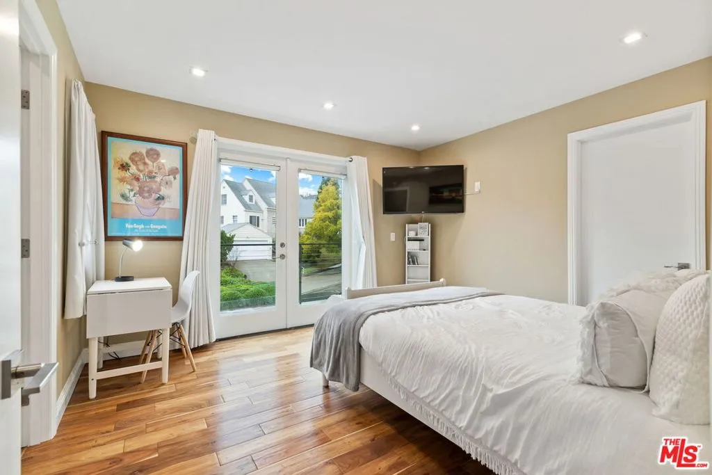 436 Levering Avenue, Los Angeles, California 90024 home-pic-44