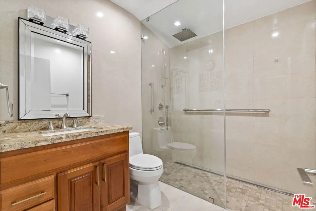 436 Levering Avenue, Los Angeles, California 90024 home-pic-43