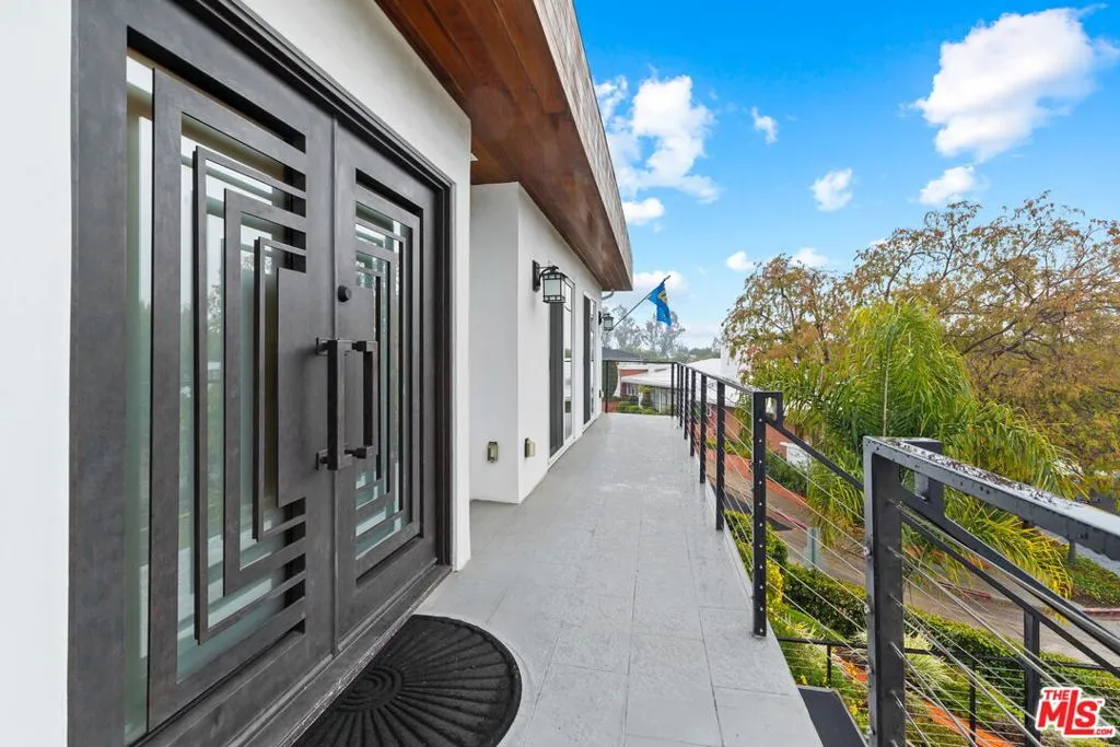 436 Levering Avenue, Los Angeles, California 90024 home-pic-6