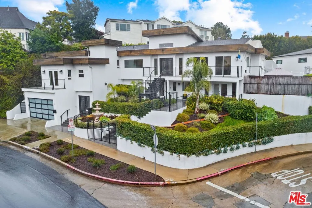 436 Levering Avenue, Los Angeles, California 90024 home-pic-0