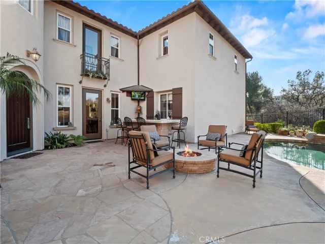 26913 Pinehurst Drive 18, Valencia, California 91355