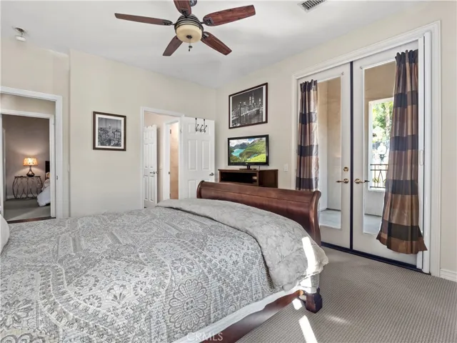26913 Pinehurst Drive 18, Valencia, California 91355