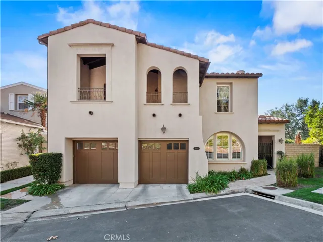 26913 Pinehurst Drive 18, Valencia, California 91355