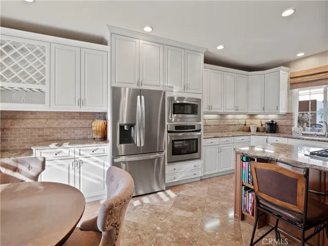 26913 Pinehurst Drive 18, Valencia, California 91355