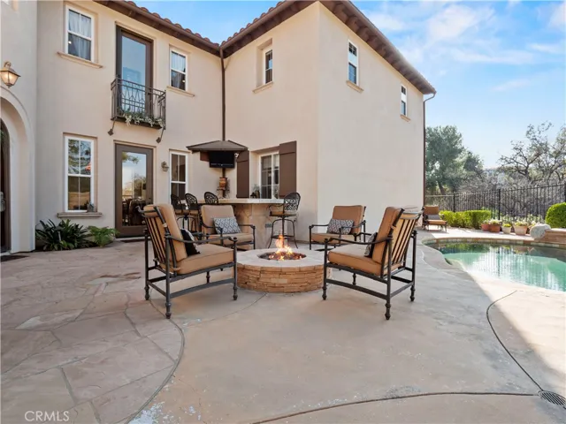 26913 Pinehurst Drive 18, Valencia, California 91355