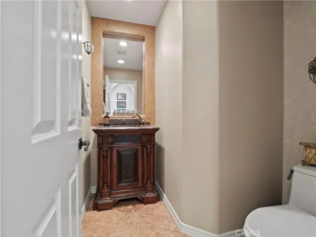 26913 Pinehurst Drive 18, Valencia, California 91355