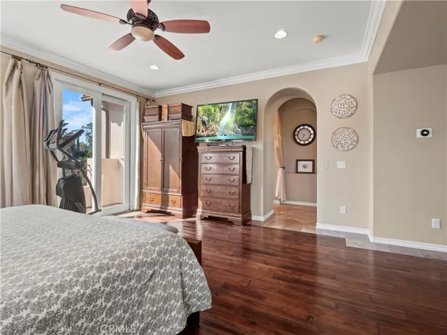 26913 Pinehurst Drive 18, Valencia, California 91355