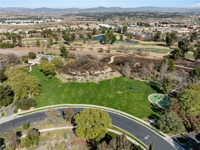26913 Pinehurst Drive 18, Valencia, California 91355