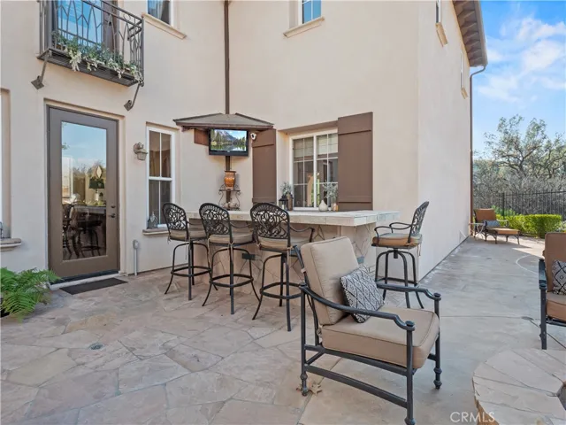 26913 Pinehurst Drive 18, Valencia, California 91355