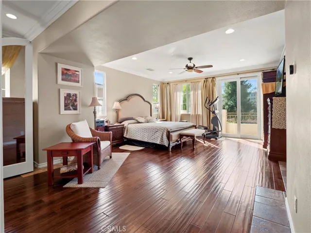 26913 Pinehurst Drive 18, Valencia, California 91355