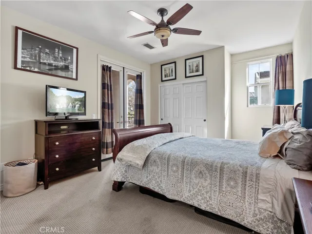 26913 Pinehurst Drive 18, Valencia, California 91355