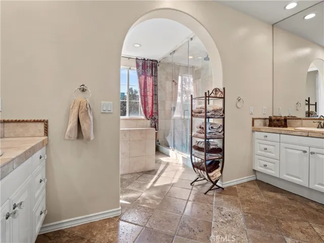 26913 Pinehurst Drive 18, Valencia, California 91355