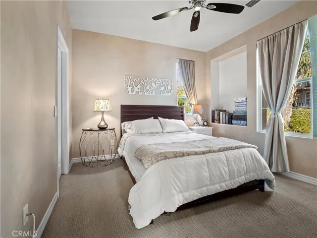 26913 Pinehurst Drive 18, Valencia, California 91355
