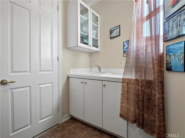 26913 Pinehurst Drive 18, Valencia, California 91355
