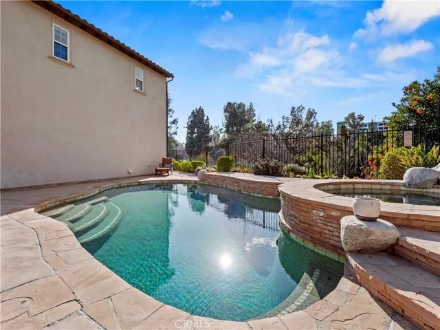 26913 Pinehurst Drive 18, Valencia, California 91355
