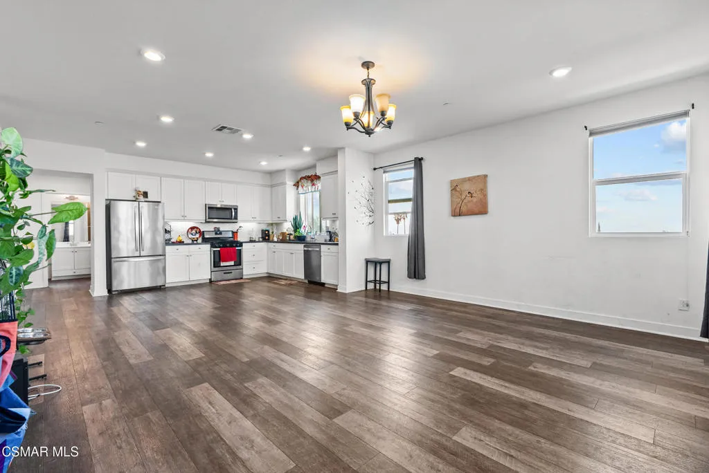 12745 Watt Lane A, Sylmar, California 91342 home-pic-9