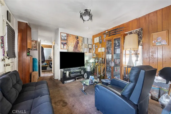 1606 E 52nd Street, Los Angeles, California 90011