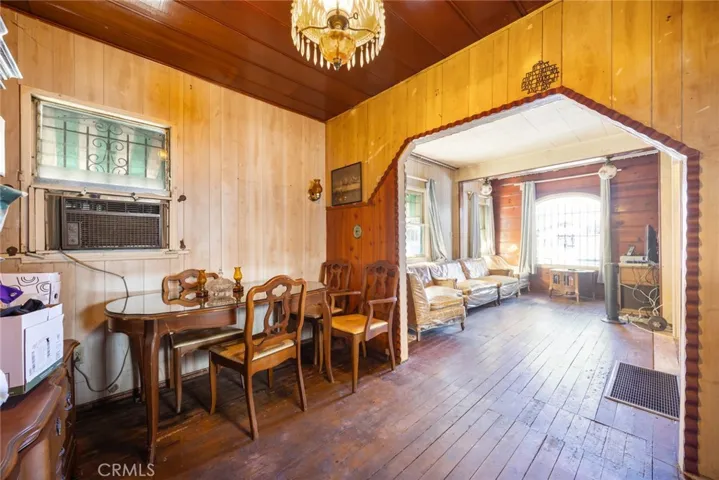 1606 E 52nd Street, Los Angeles, California 90011