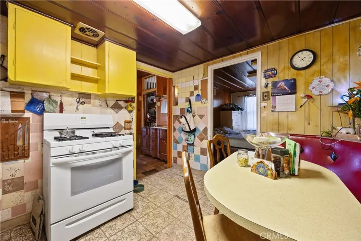 1606 E 52nd Street, Los Angeles, California 90011