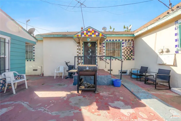 1606 E 52nd Street, Los Angeles, California 90011