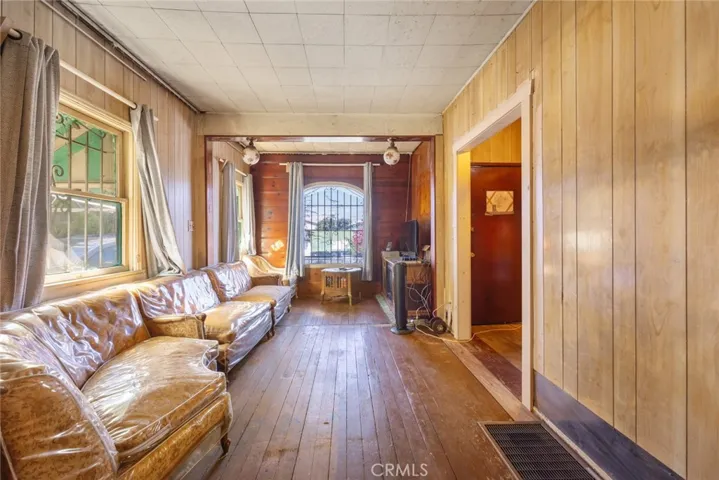 1606 E 52nd Street, Los Angeles, California 90011