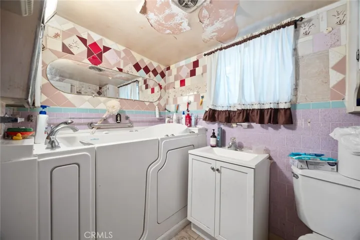 1606 E 52nd Street, Los Angeles, California 90011