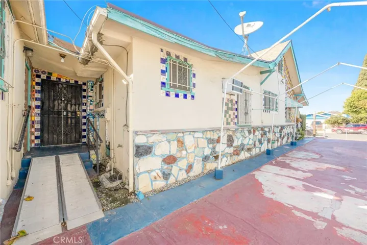 1606 E 52nd Street, Los Angeles, California 90011