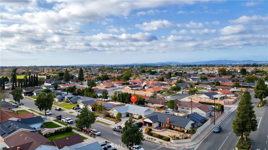 121 W Greenway Avenue, Orange, California 92865 home-pic-34