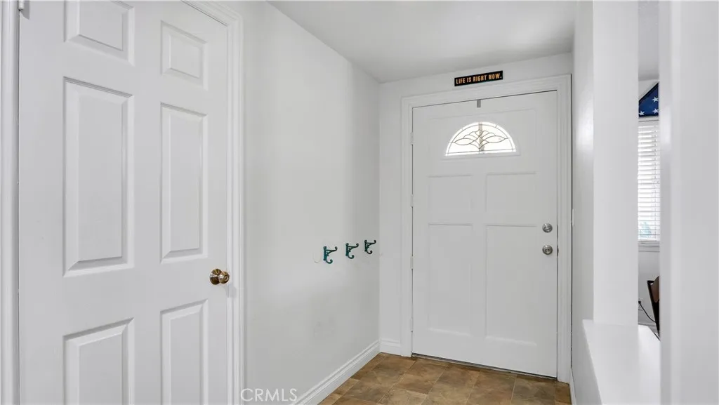 121 W Greenway Avenue, Orange, California 92865 home-pic-2